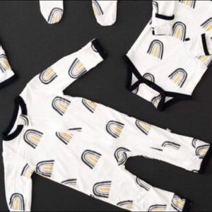 Kyte BABY Long Sleeve Romper in Metallic Rainbow. Size 2T